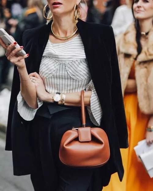 瀹嬪闇忓瓱缇庡矏鍚岀┛绱壊瑗胯,瀹嬪闇忓瓱缇庡矏绌挎惌