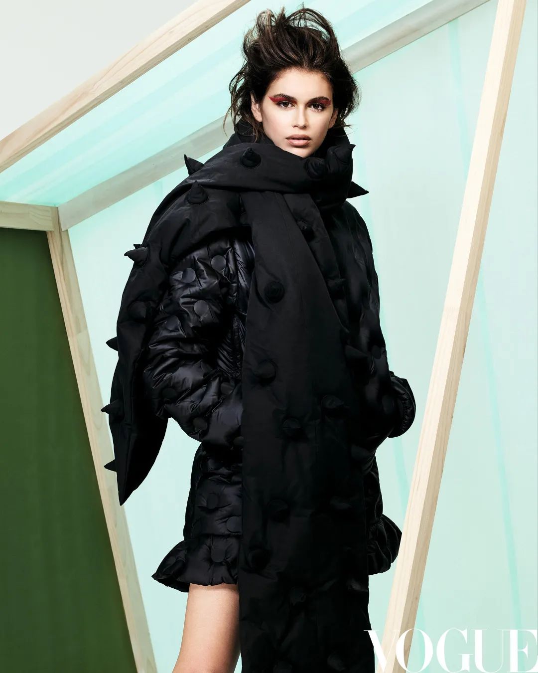 十二岁出道十五岁称霸时尚圈,凭美貌惊艳时尚圈的她