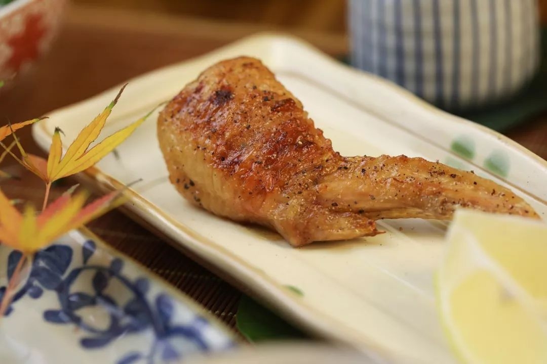 没想到师惠坊这家不足40平米的烤串店,竟是上班族的秘密基地!