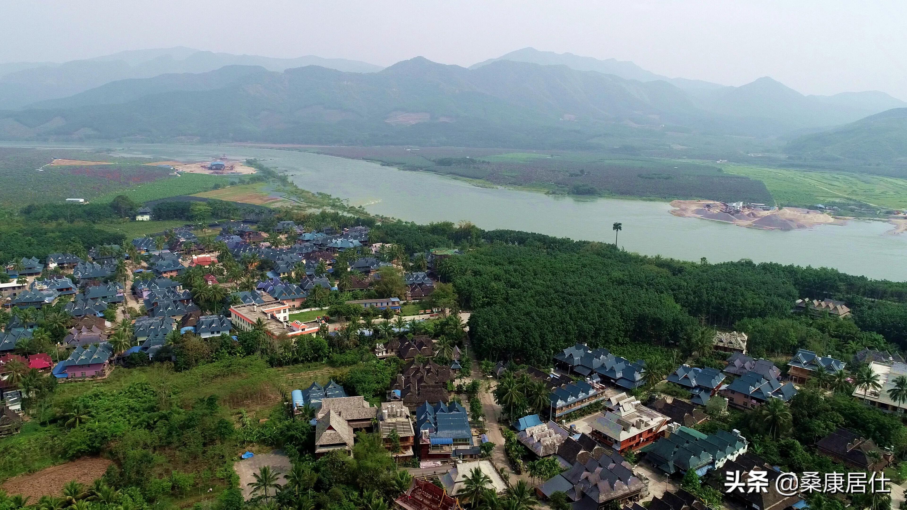 西双版纳旅游直播傣族园泼水节,云南西双版纳泼水节旅游攻略