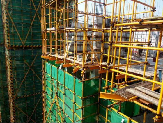 新型悬挑脚手架孔洞不漏水,新型悬挑脚手架如何预埋