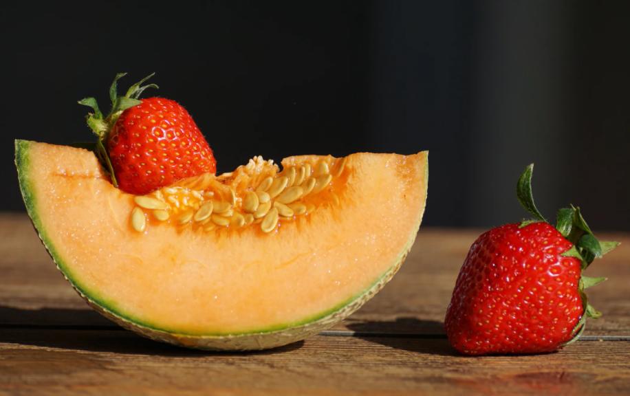 开水果店每天能赚多少钱,开水果店要定多少个点利润才赚钱