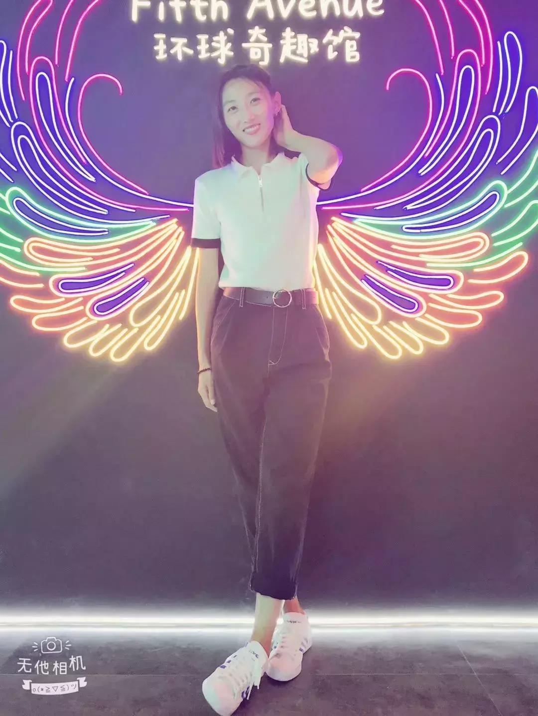 这个女生厉害了，用平均3分30秒的配速跑完上马