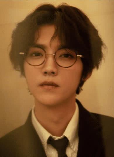 胡歌锡纸烫发型,胡歌锡纸烫