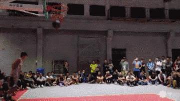 篮球过人招式教学crossover,科比篮球技巧过人24招教学