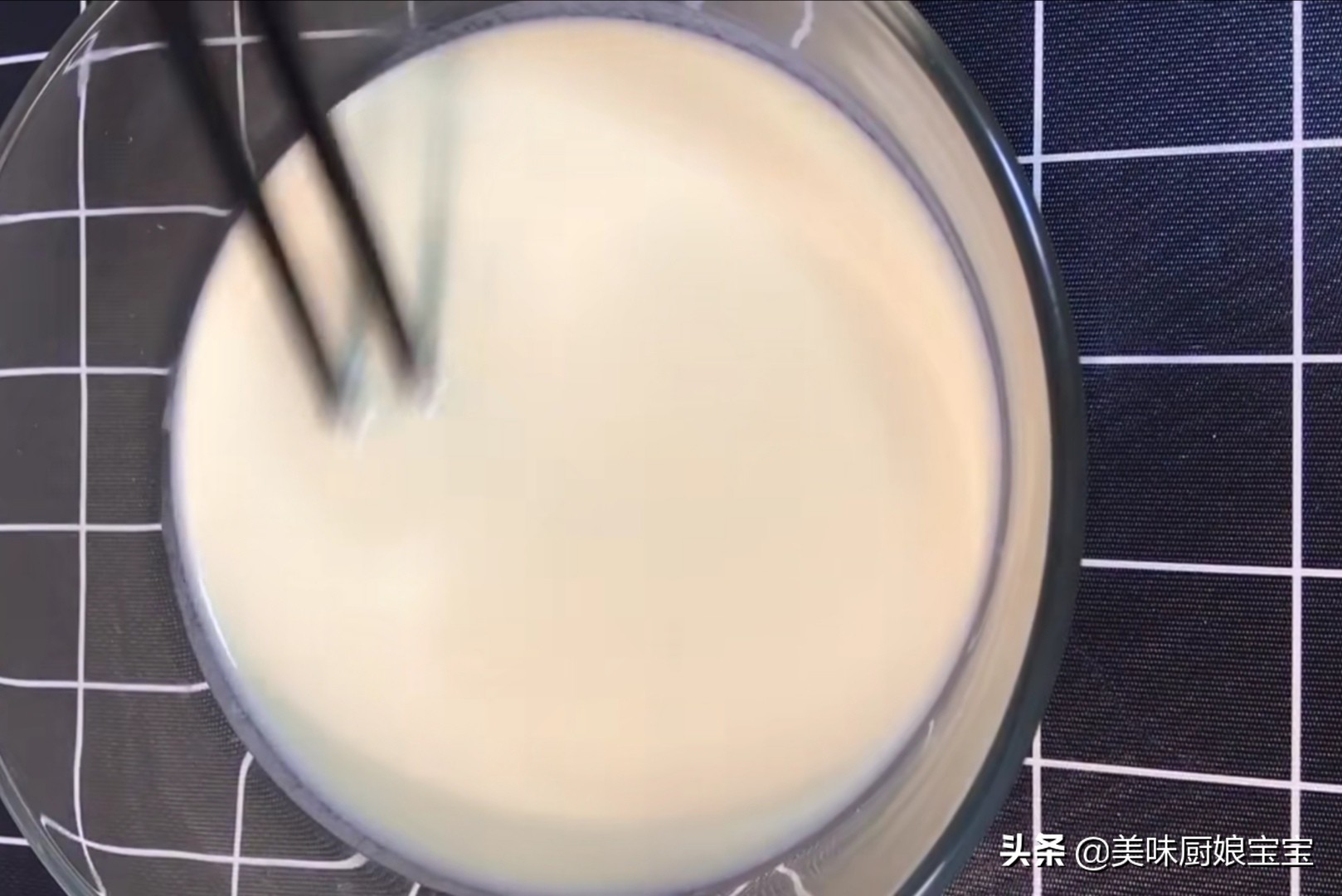 熬糖的时候加什么水,拔丝地瓜熬糖最正确的方法