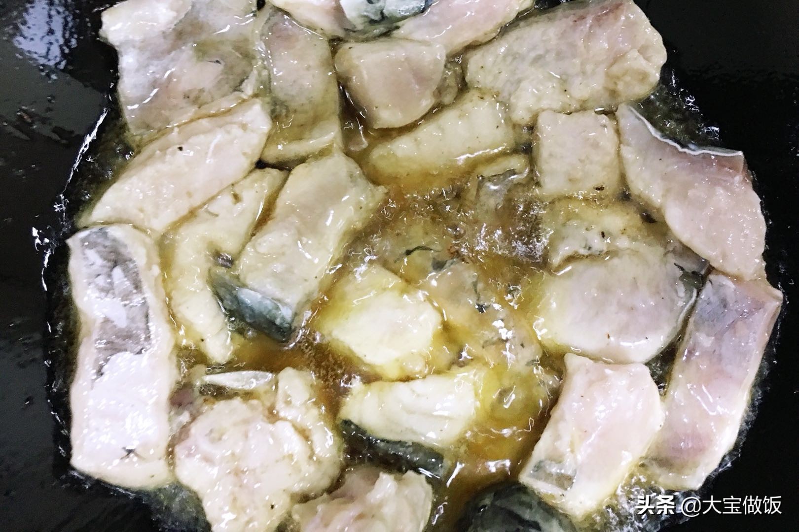 冷冻过的河鱼怎么烧没有土腥味,冰冻鱼怎么煮白汤