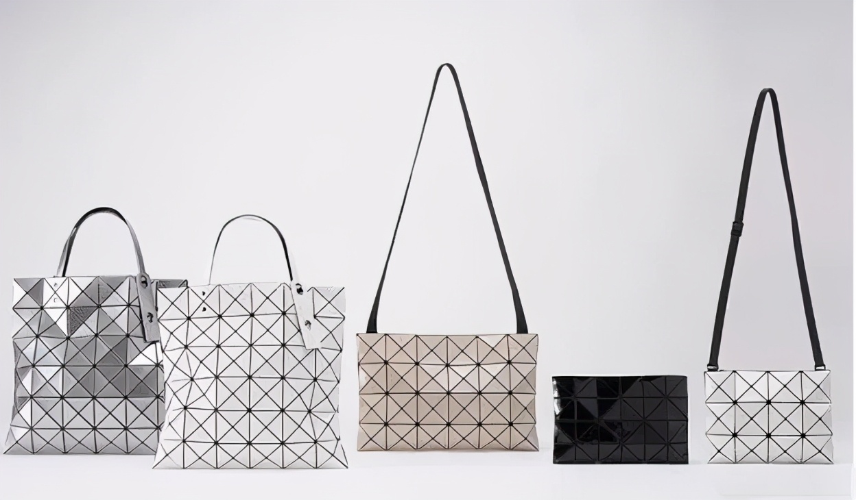 日本著名设计师三宅一生代表作,日本服装设计师三宅一生