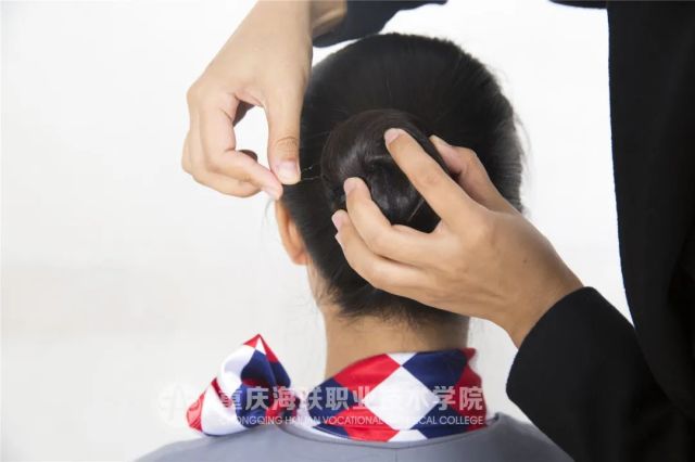 乘务员大光明盘发教程,空乘盘发教程大光明