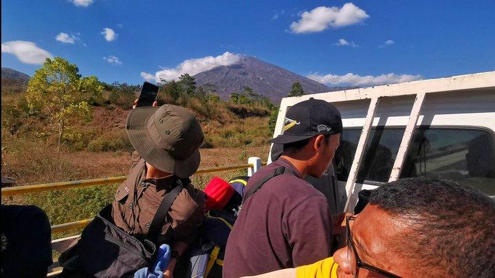林贾尼火山一日游,印尼火山徒步攻略