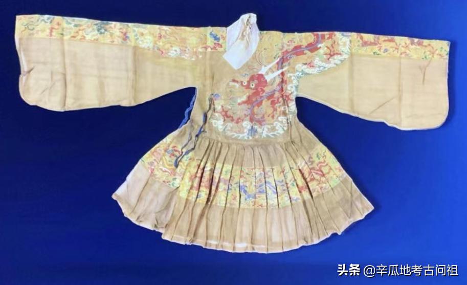 明代汉服形式特点有哪些,中国古代服饰汉服的特点有哪些