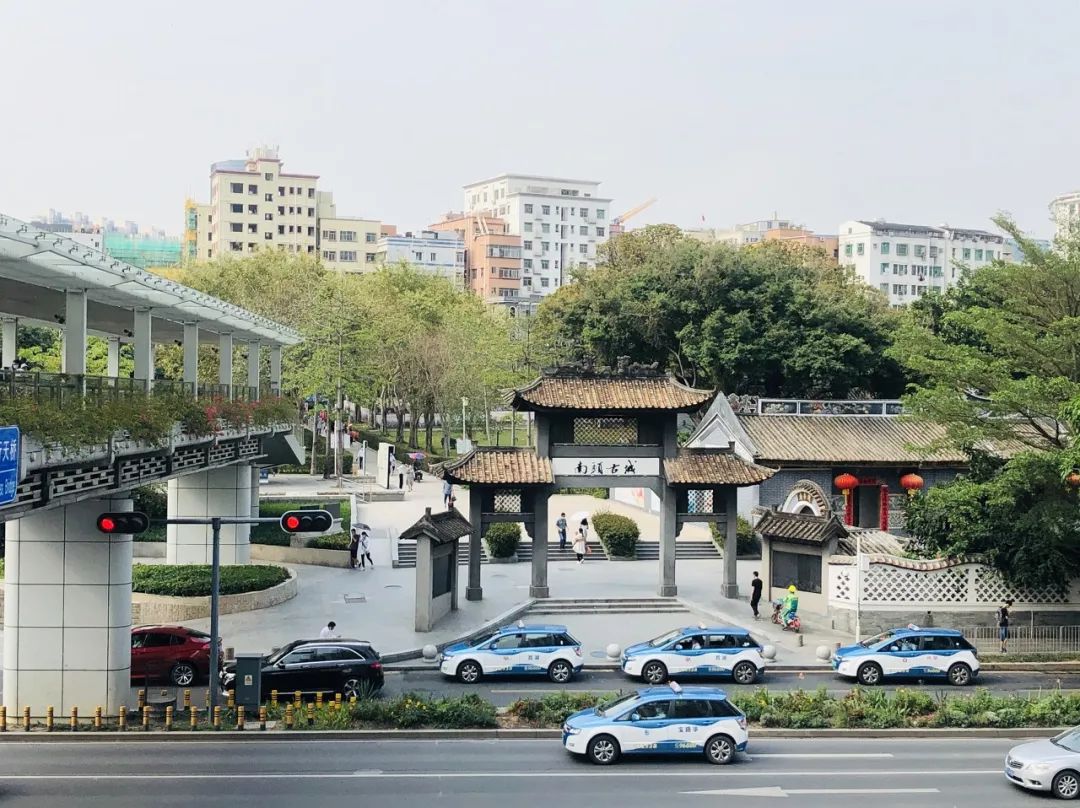 深圳花了17个月，“赶走了”居住在千年古城里的30000人