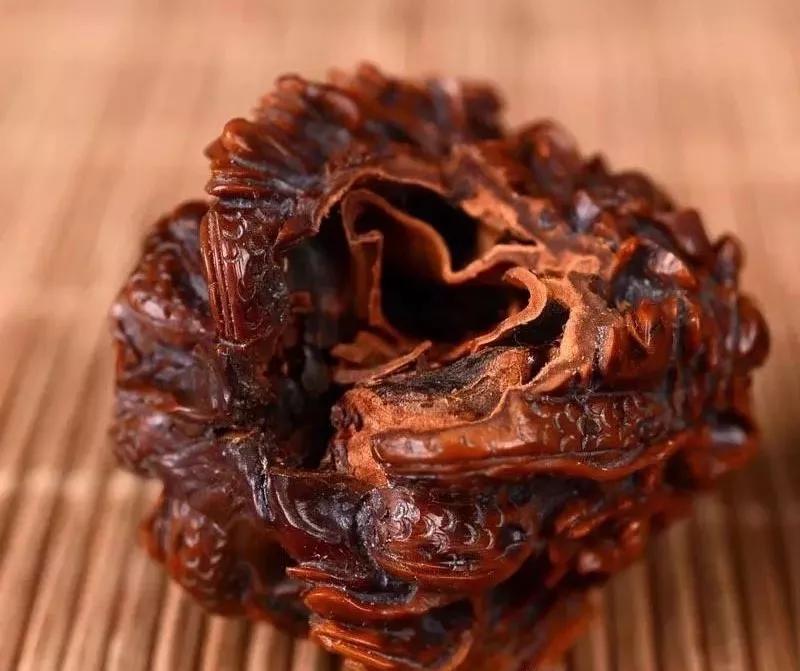 核桃裂尖怎么补救,核桃裂了还有价值吗