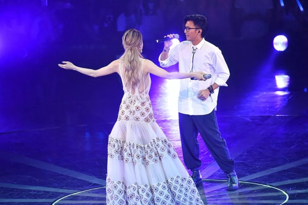 容祖儿张学友刘德华,容祖儿演唱会刘德华出场