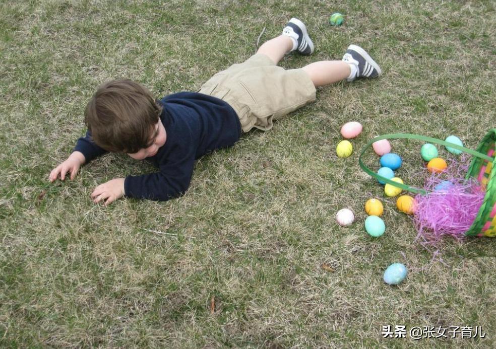 宝宝突然从推车里摔下去,宝宝从婴儿车上摔下来要观察多久