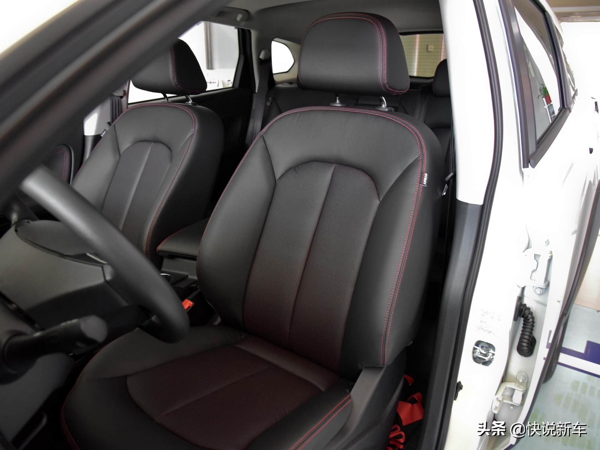 启辰t702019款手动经典版,10万性价比高空间大前脸大气轿车