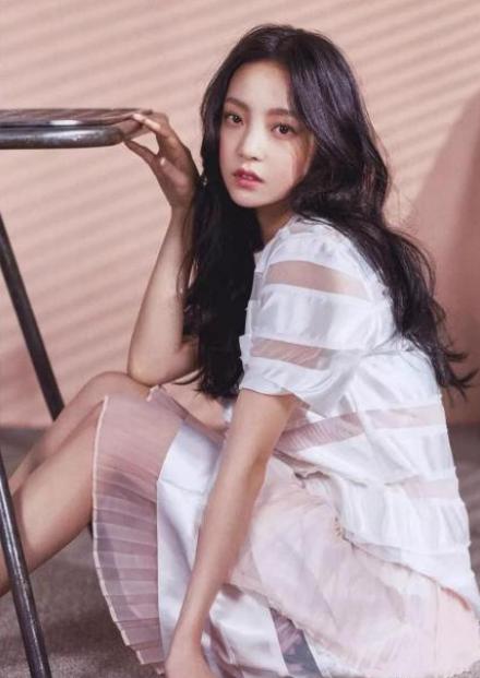 具荷拉早期节目,具荷拉生前最后一个视频