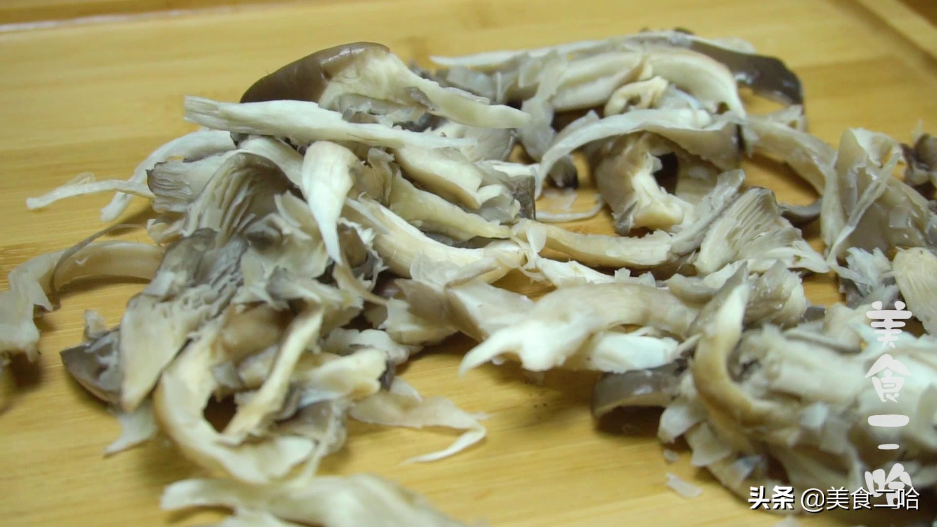 自从知道蘑菇可以这样吃,我家一周吃5次,酥香咸脆,比吃肉过瘾