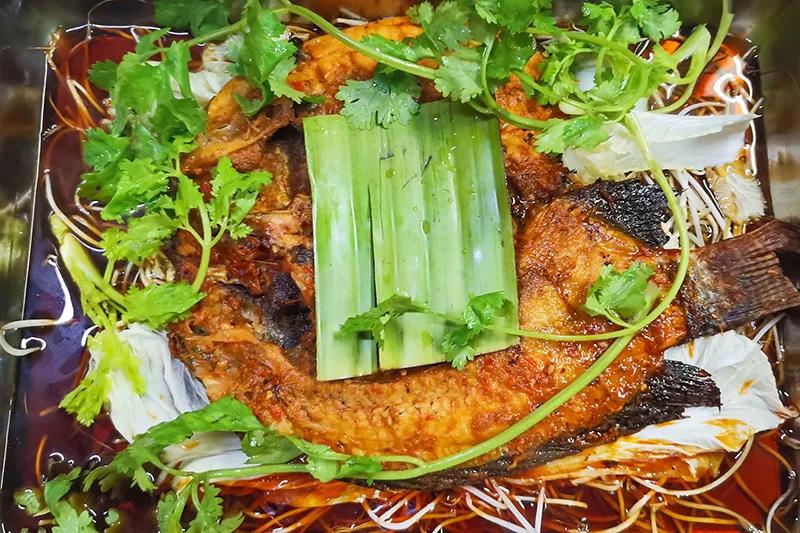 云南夫妻开小店,云南夫妇在宁德开烧烤店