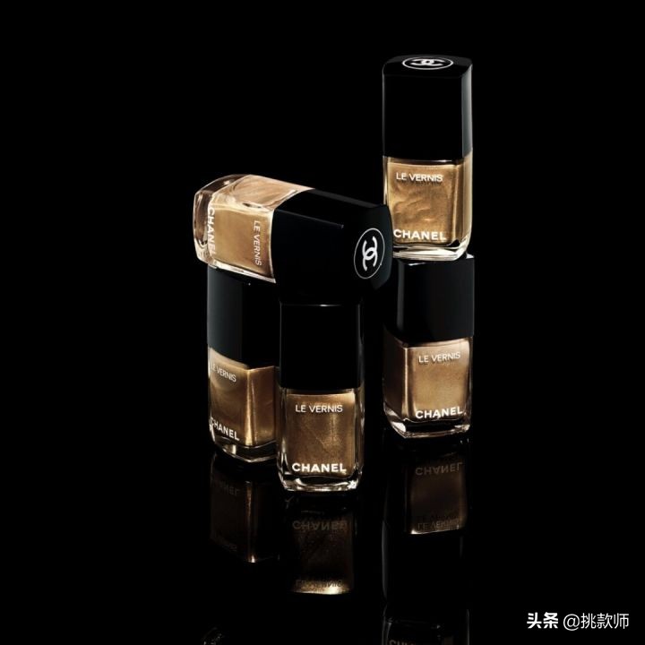 CHANEL香奈儿2020圣诞彩妆链带图腾，超美噢