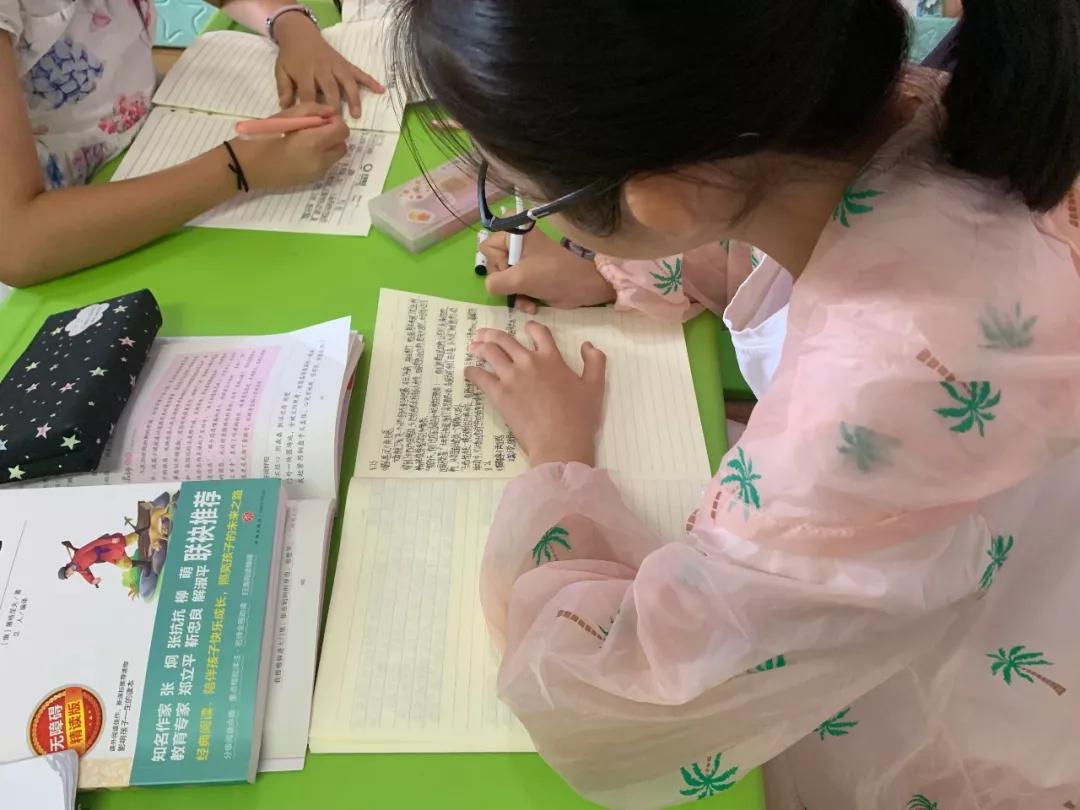 走进图书馆沐浴书香活动,走进书香校园感受读书魅力