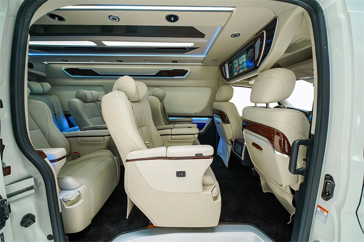 丰田大海狮9座商务车图片,老款丰田大海狮9座蓝牌