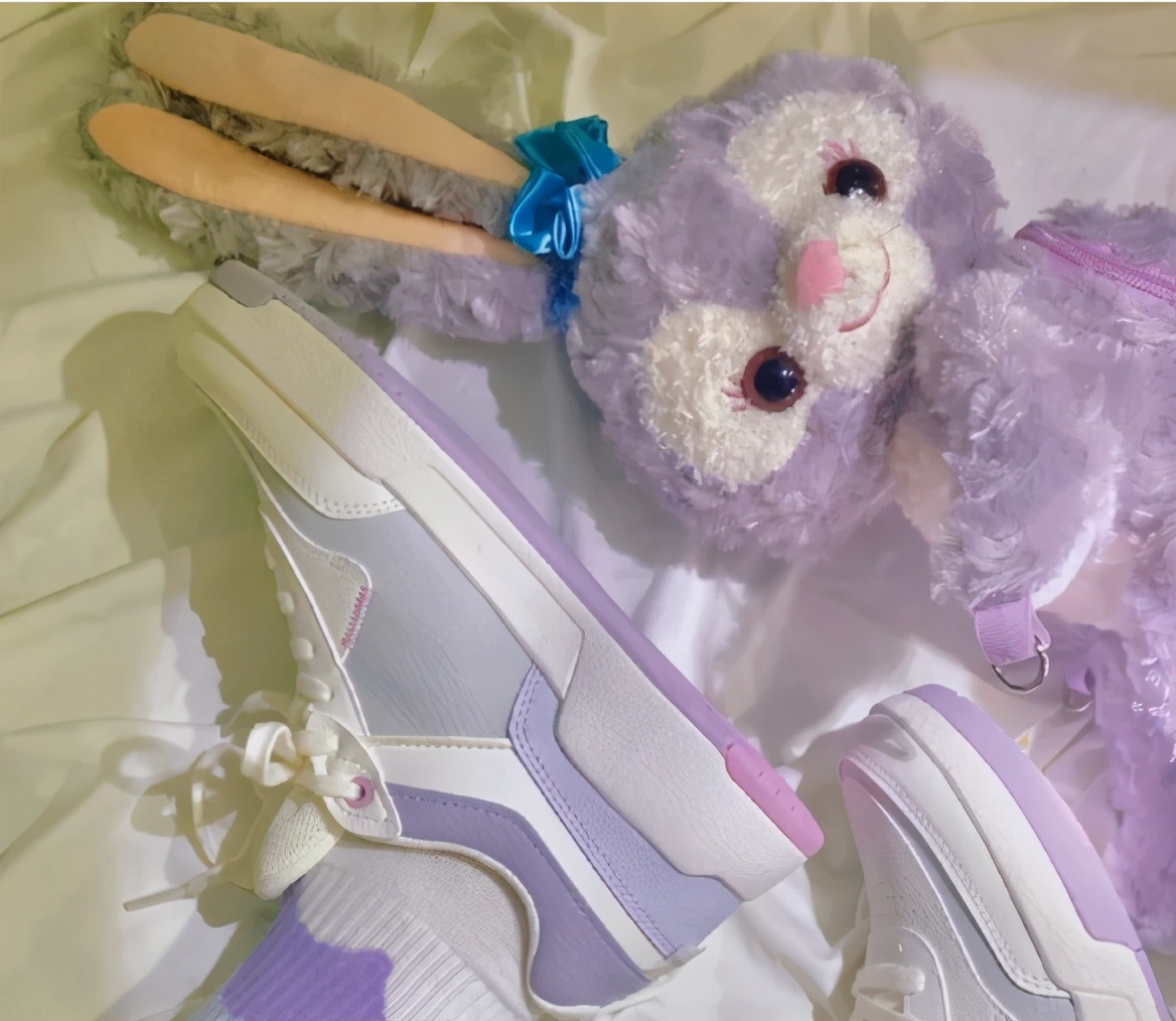 国货逆袭了！少女配色加上舒适脚感，百元价格也能买到心头好