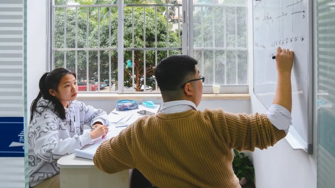 戴氏教育海口一对一冲刺班收费,戴氏一对一培训