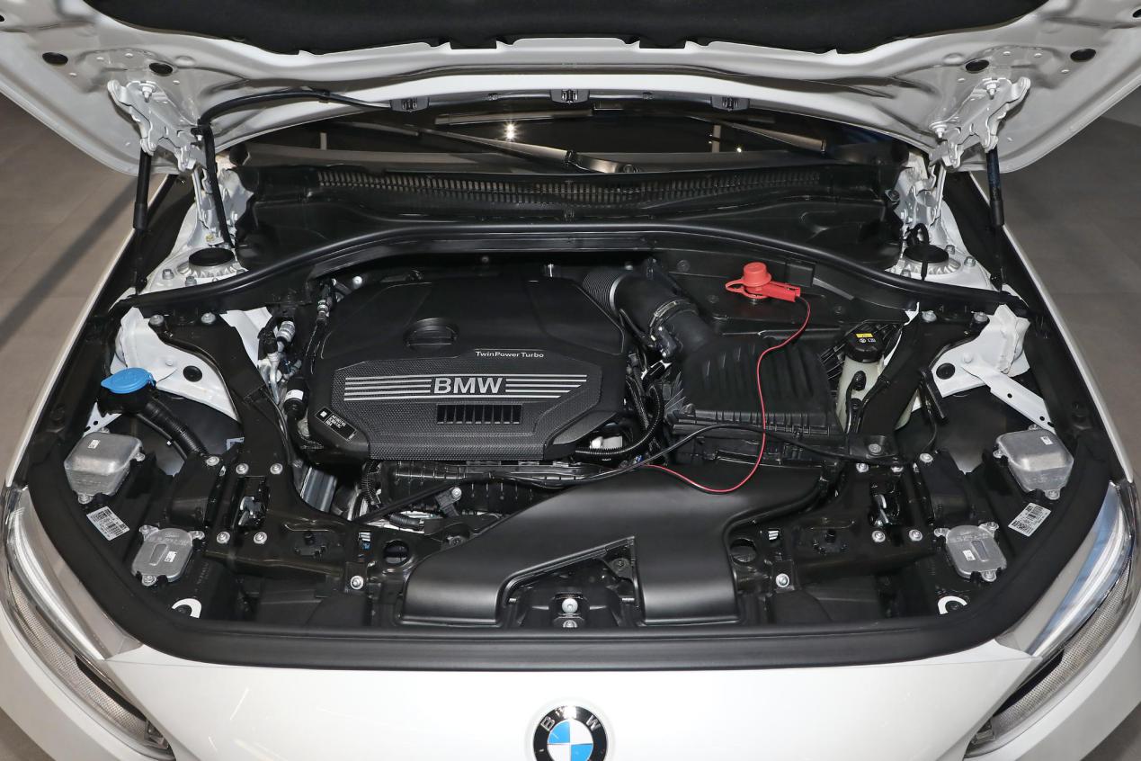 宝马2020款120im运动套装测评,宝马2021款120im运动曜夜版