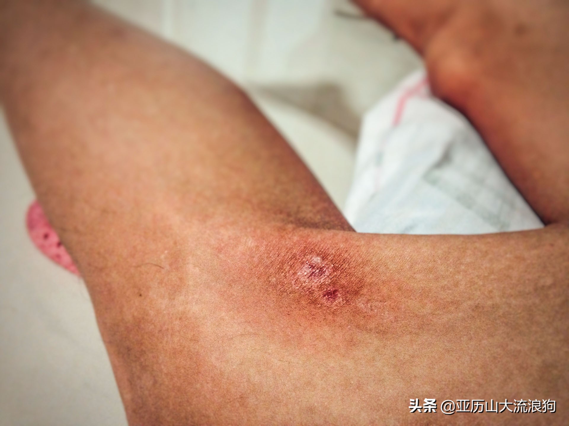 中缅边境的佛寺,旅途中遇到藏区僧人