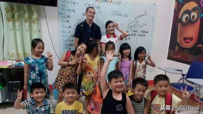 婢虫床澶栧浗浜虹殑鐢熸椿,婢虫床鏈嬪弸鐩歌仛鏃跺厜