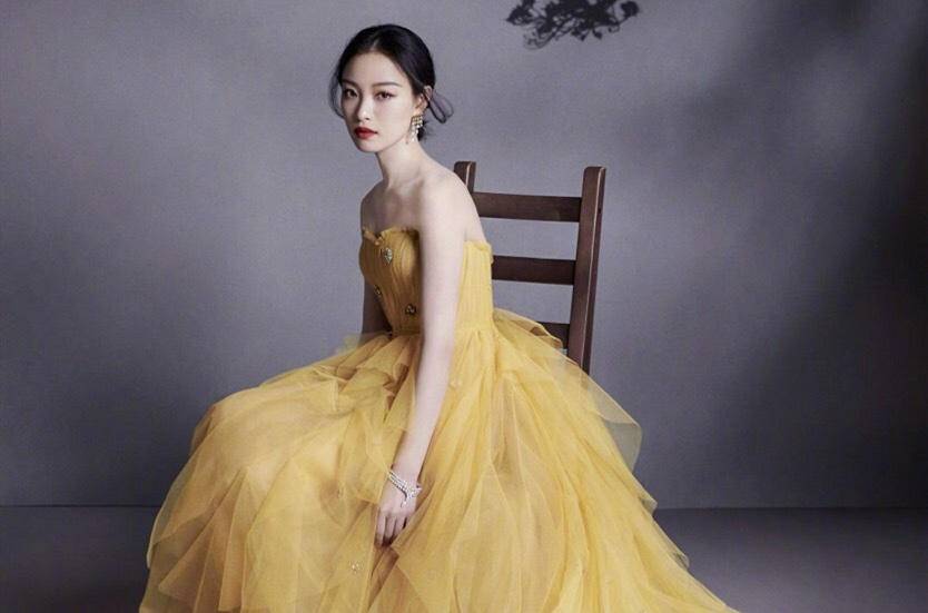 刘诗诗刘亦菲粉裙,刘诗诗杨幂惊艳高级照片