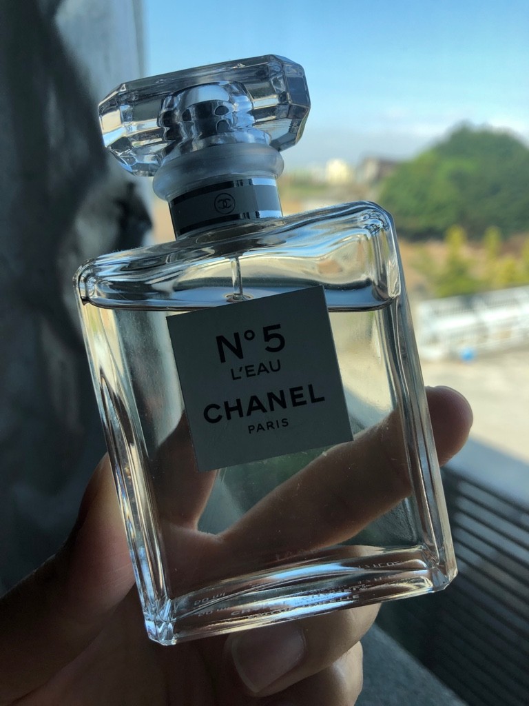 香奈儿5号香水值得入吗,小哥哥适合什么香水