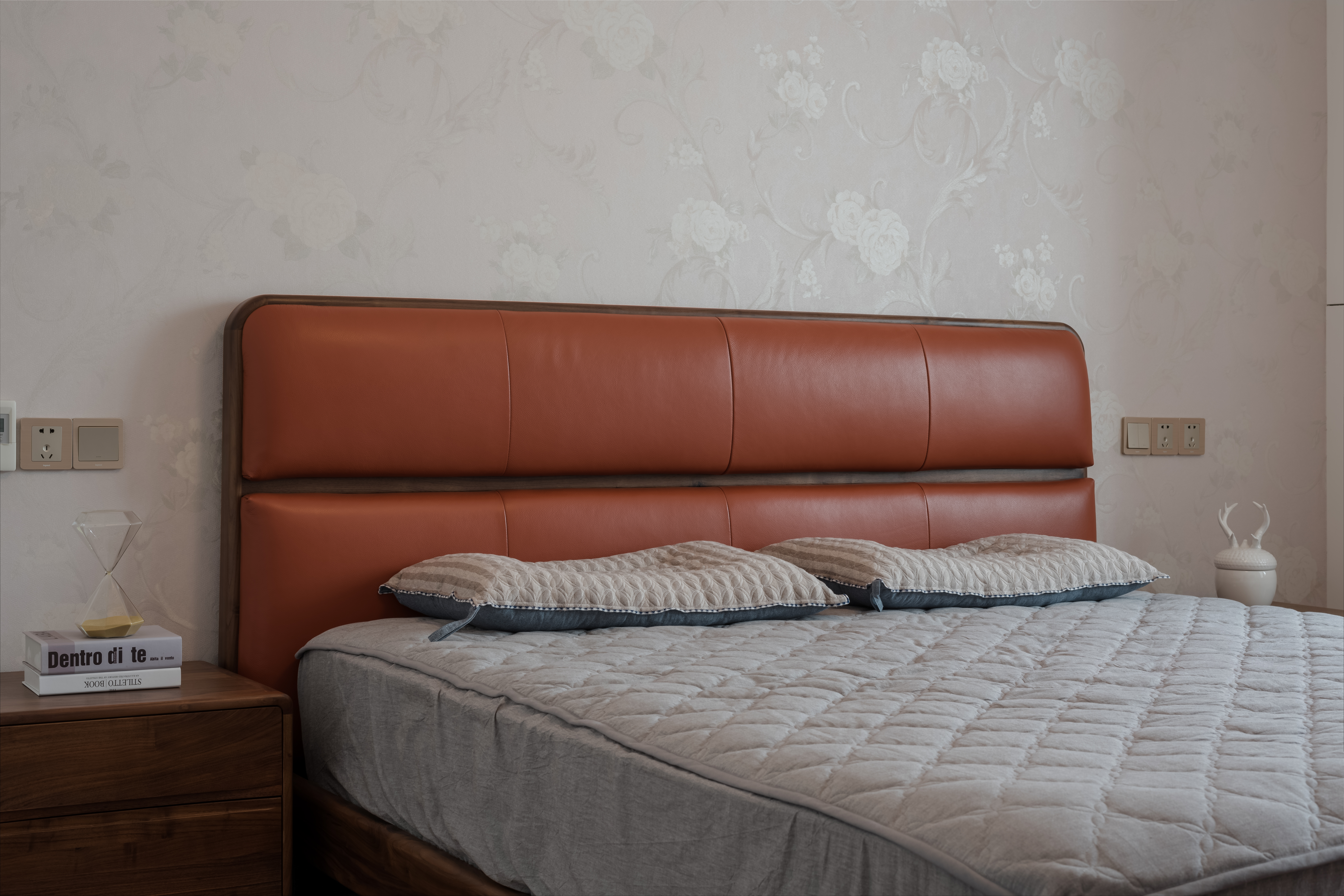 卧室空间小如何最大的利用空间,卧室的舒适度决定睡眠质量