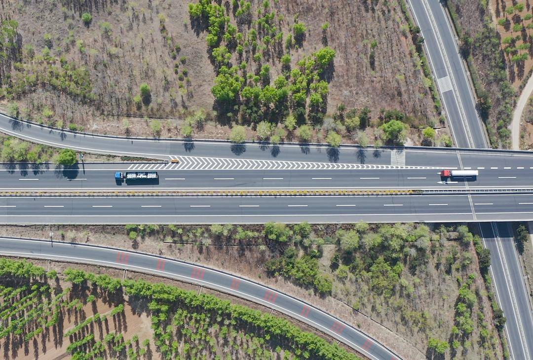 沿着高速看美丽中国,沿着高速看中国丽江