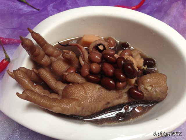 墨鱼汤怎么炖最有营养最补血,墨鱼能和当归党参黄芪一起炖汤吗