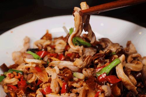 妈妈菜？“苗圃第一勺”钟姐把正宗的衡东私房菜带到华新开发区了