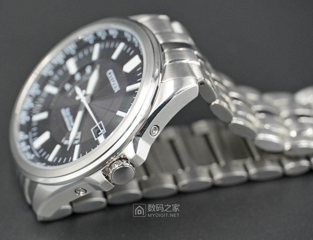 光动能手表卡西欧好还是西铁城好,卡西欧和西铁城光动能手表哪个好