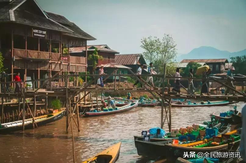 这个藏着绝美海滩和热气球的东南亚小国说走就走！