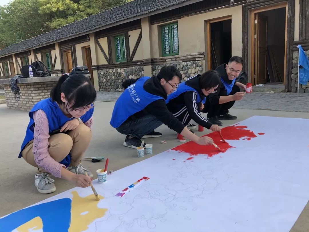 团建拓展努力奔跑继续前行,团建火力全开