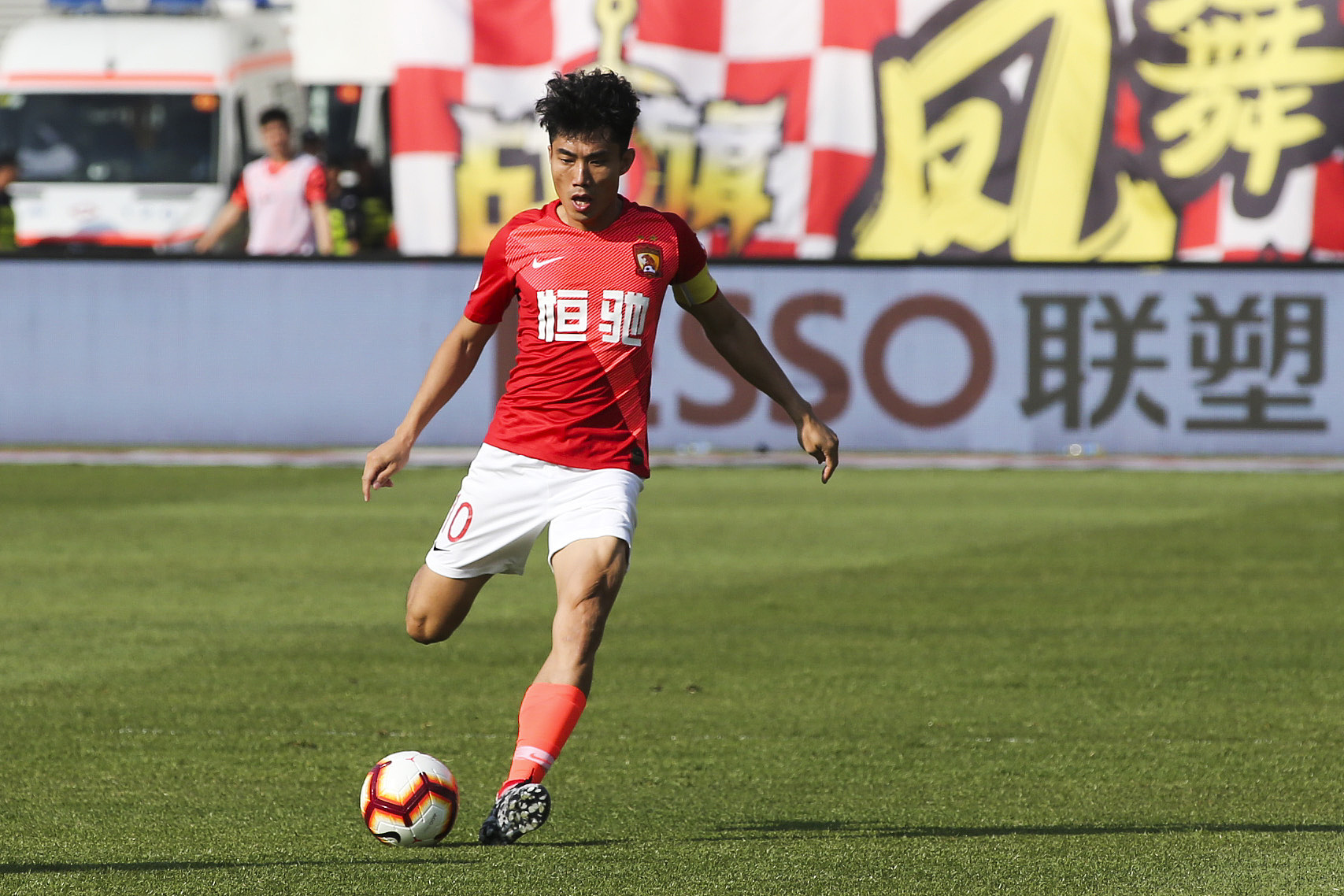 郑智加入广州恒大教练组了吗,郑智出任恒大助教郑智退役