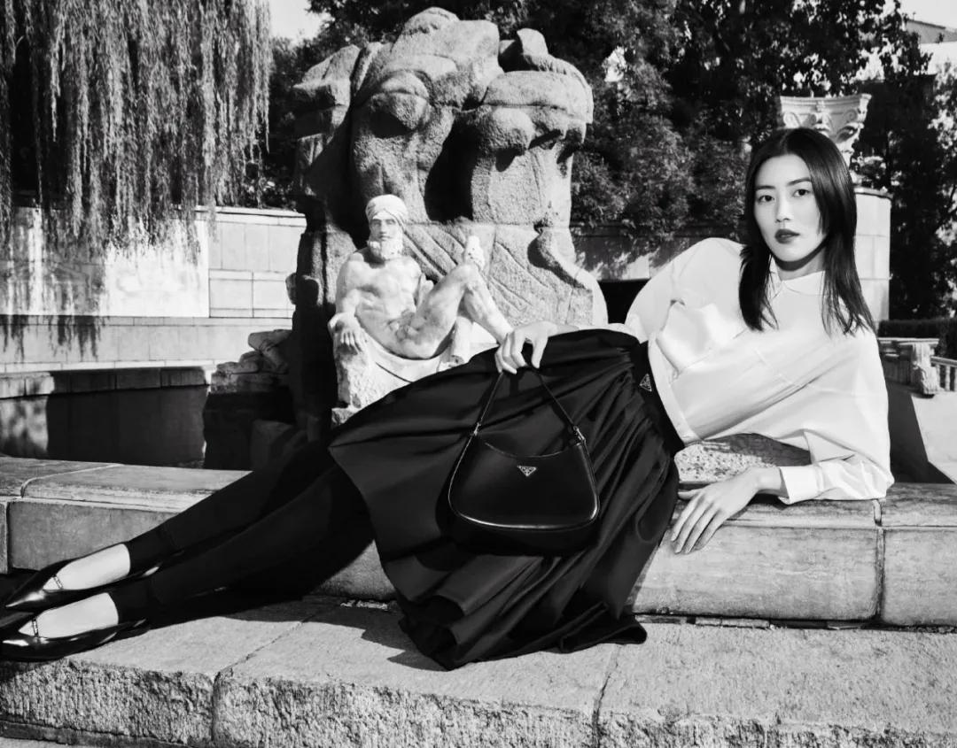 被嫌弃的踩脚裤翻身了！今年正当红