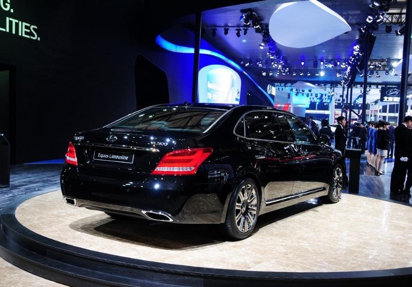 雅科仕和奔驰很像的一款车,奔驰雅科仕商务车