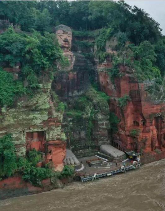 乐山大佛脚被水淹没奇观出现,乐山大佛再次被水淹没图片