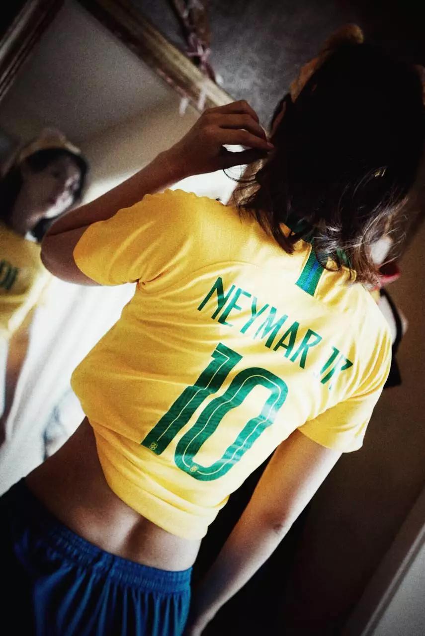 【足球头像】超美女生足球头像！