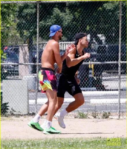 NBA又一高富帅官宣退役！钱得了怕甚事