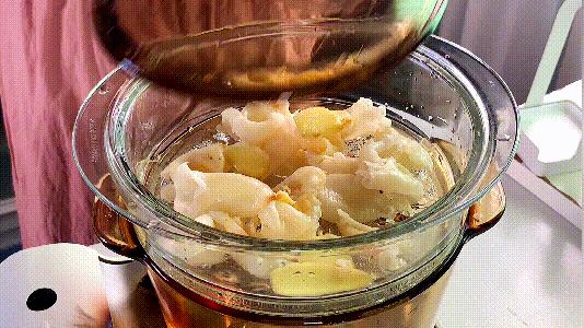 三月女人节带你制作几款美颜甜品,做个美味的花胶炖牛奶