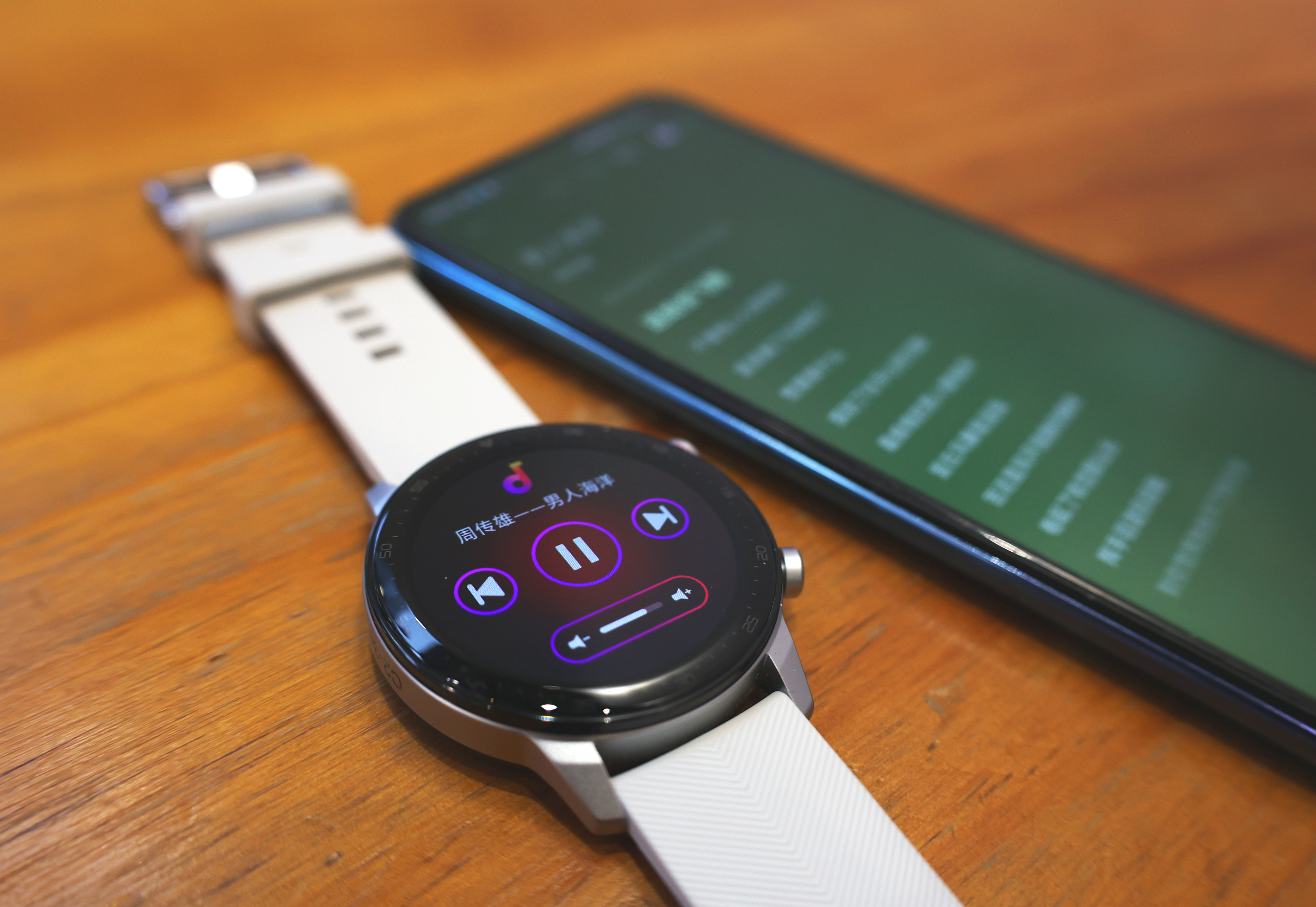 红魔手表上手评测：2021首发的第一款智能手表，不仅帅且实用