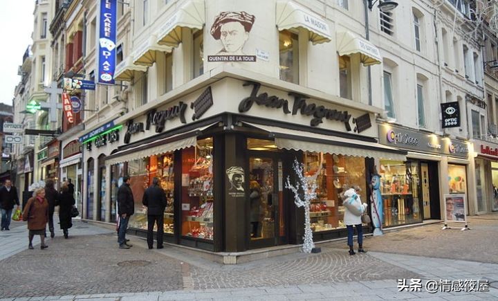 马克龙称与大24岁妻子不算师生恋,法国总统马克龙和老师谈恋爱