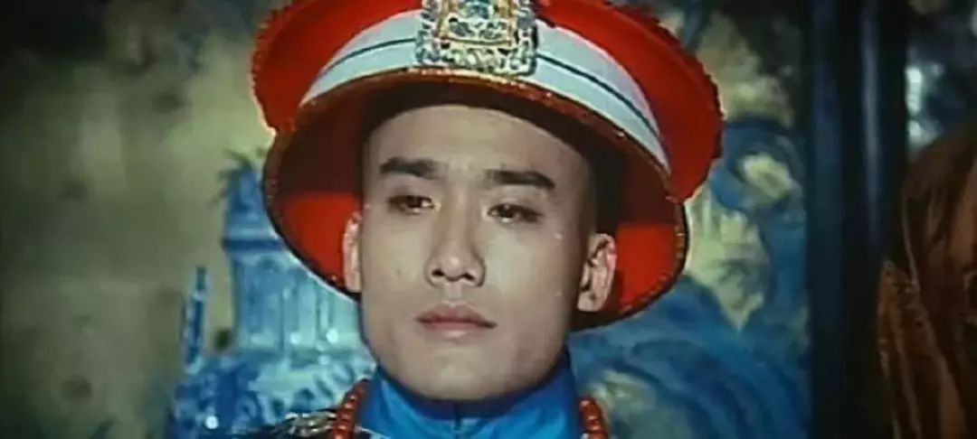 浜斿ず褰卞笣,浜斿ず褰卞笣骞磋交鐓х墖